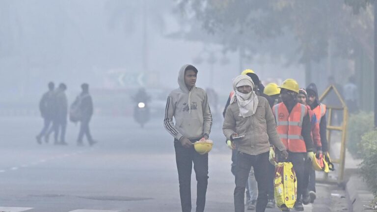 Cold conditions persist in city; air quality very poor