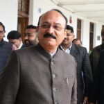 Stray dog ‘duty’ row: Sood writes to Kejriwal, seeks public apology