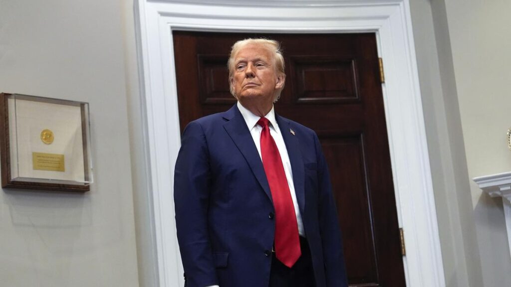 Trump invites Colombian President to White House after threatening his country with military strike