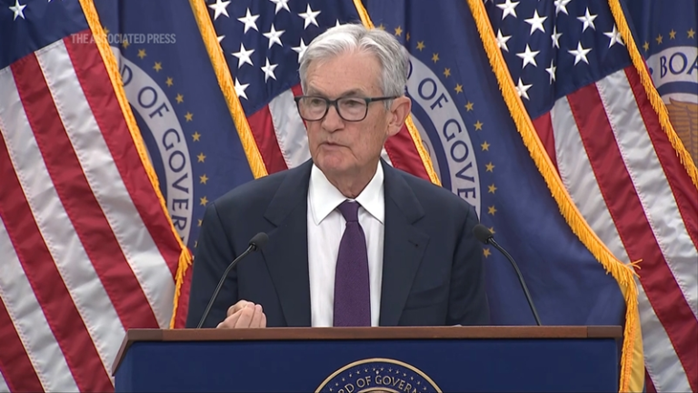 US Federal Reserve Keeps Interest Rates Unchanged Despite Pressure from Trump