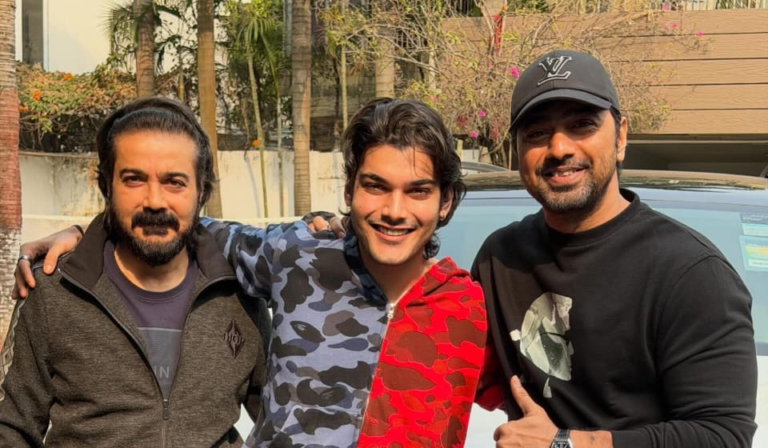 Did a Single Photo End the Controversy Between Dev and Prosenjit Chatterjee?