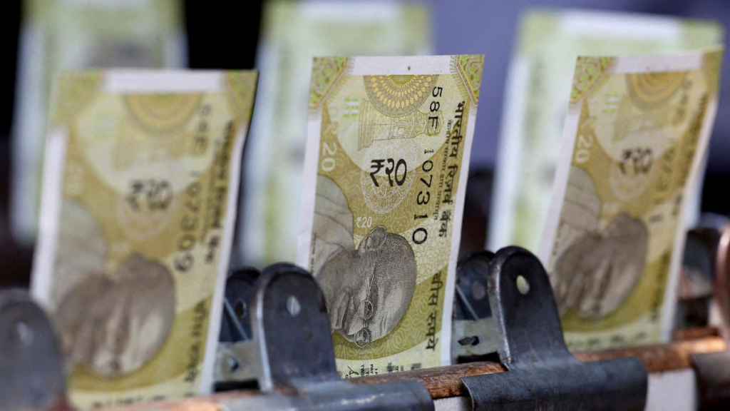 Shortage of Small Currency Notes Across India, Government Plans Hybrid ATMs to Solve the Problem