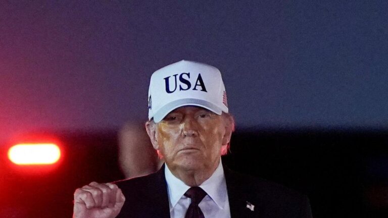 Trump administration seeks delay in tariff refunds battle