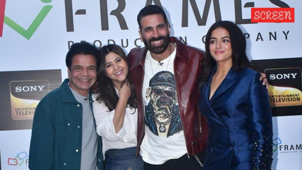 Rajpal Yadav spotted on the set of Akshay Kumar’s Wheel of Fortune; recreates scene from Bhool Bhulaiyaa. Watch