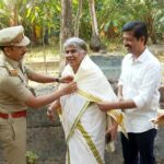 Viral Prabhavathi Amma in action again on footpaths in Kozhikode city