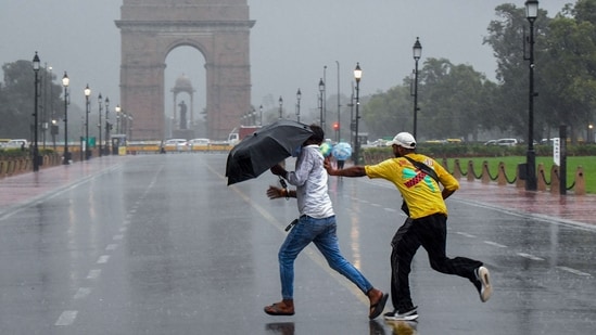 Delhi on alert for rainfall, gusty winds for next 2 days