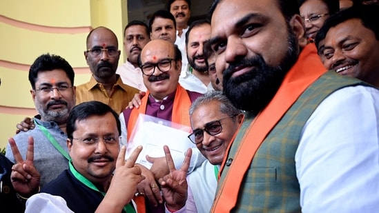 Bihar Cong MLAs ‘missing’, voting halted in Odisha