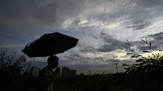 Delhi skies turn cloudy, IMD orange alert issued for rain, thunderstorm, lightning| India News
