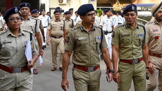 EC transfers 173 police station heads across Bengal ahead of Assembly polls| India News