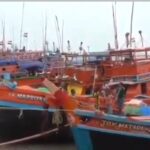 What will be cooked in middle of the ocean? Uncertain journey of fishermen
