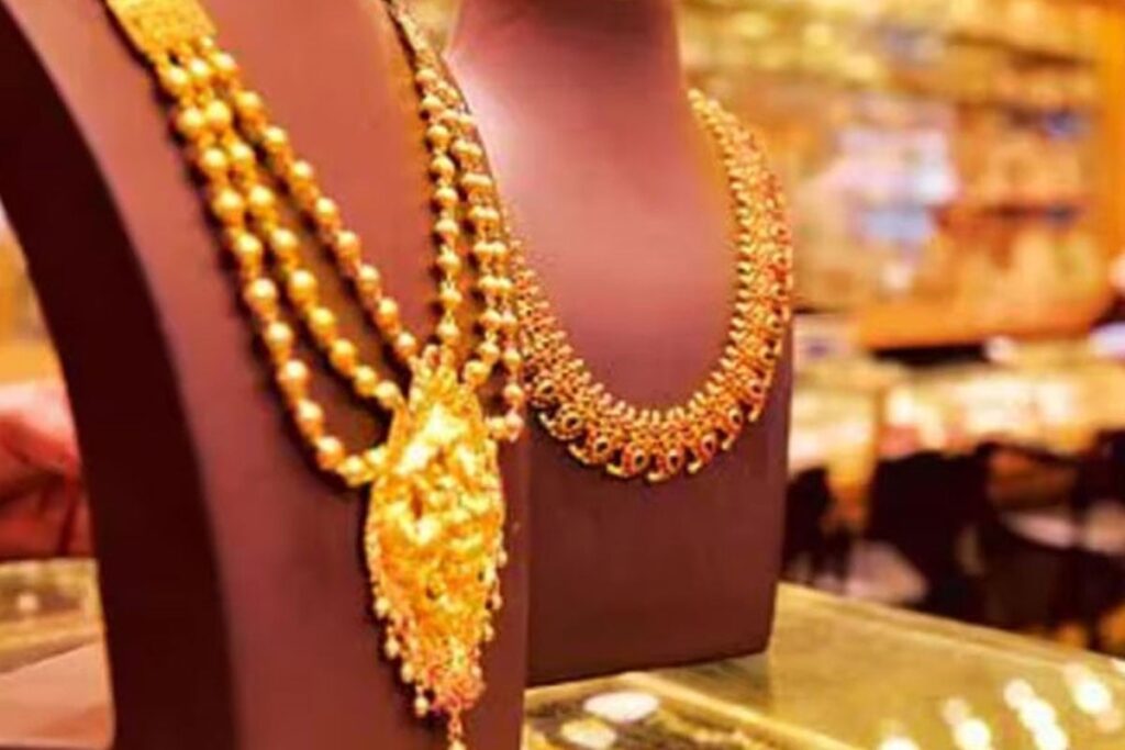 Financial Fraud in the name of jwellery, complain lodged