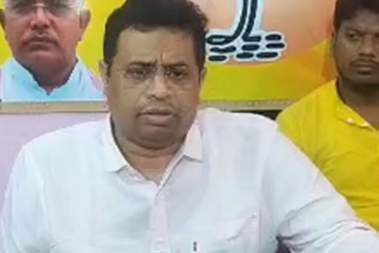 West Bengal Assembly Election: Saumitra Khan 'incited' workers in Durgapur