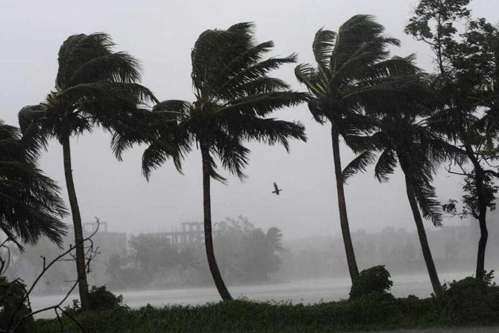 WB Weather Update: MeT predicts thunderstorm in Kolkata and adjacent area in Weekend