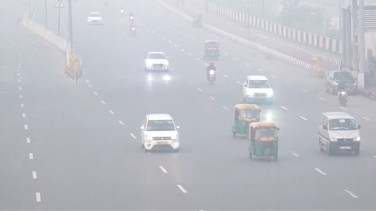 Delhi wakes up to dense fog, rare sighting for March end; temp drops sharply| India News