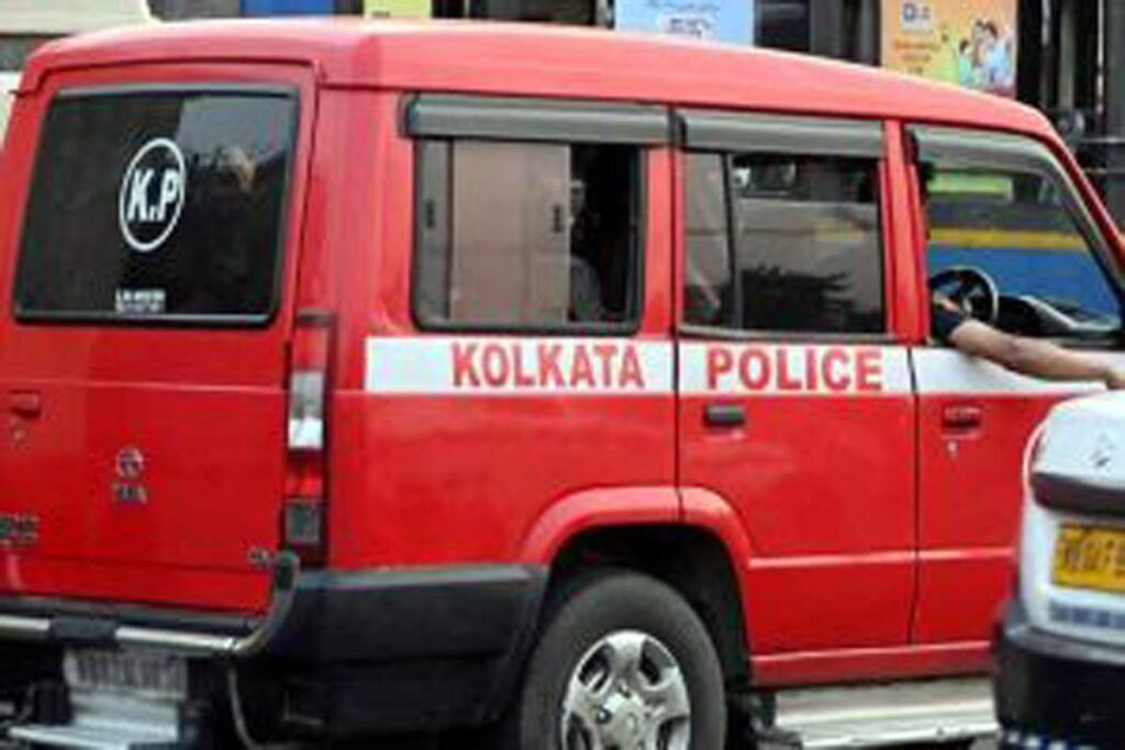 Battery stolen from kolkata police car, CCTV to track down criminals