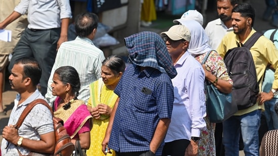 Weather news: North India sizzles under heatwave, yellow alert for Delhi, 45 degrees in UP's Prayagraj| India News