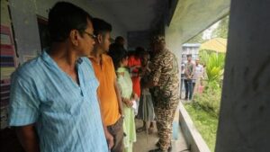 Polling underway in Bengal; West Midnapore records highest turnout, Malda lowest| India News