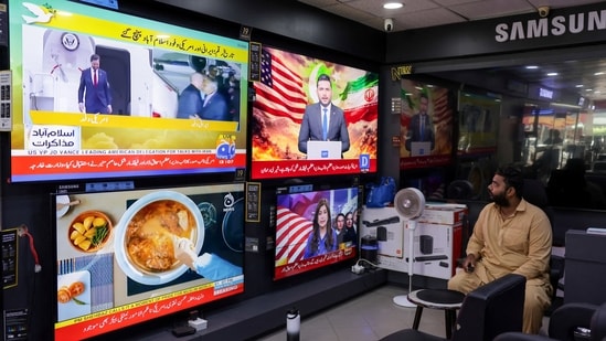 Cong terms Modi's foreign policy ‘Vishwaguru's huglomacy’ as Pakistan plays US-Iran peacemaker| India News