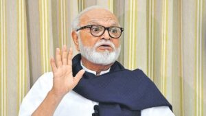 Panic as Maharashtra minister Bhujbal's chopper lands a kilometre away from helipad, in parking lot, in Pune| India News