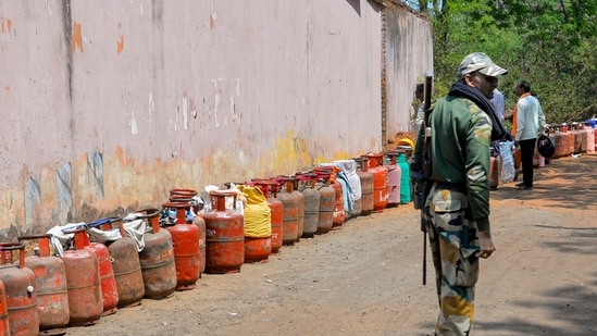 Commercial LPG rate hiked by ₹195, jet fuel price doubled to ₹2 lakh| India News