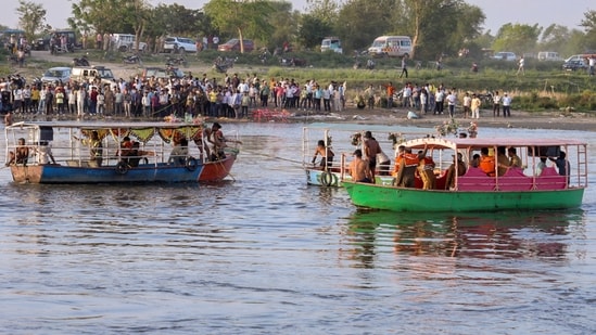 Vrindavan boat tragedy: Video shows passengers chanting ‘Radhe Radhe’, had no safety vests| India News