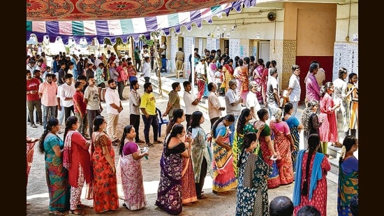 Record turnouts mark Bengal Phase-1, Tamil Nadu voting| India News
