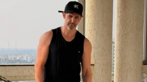 Fan asks Hrithik Roshan if he backed War 2 in VFX debate; actor responds