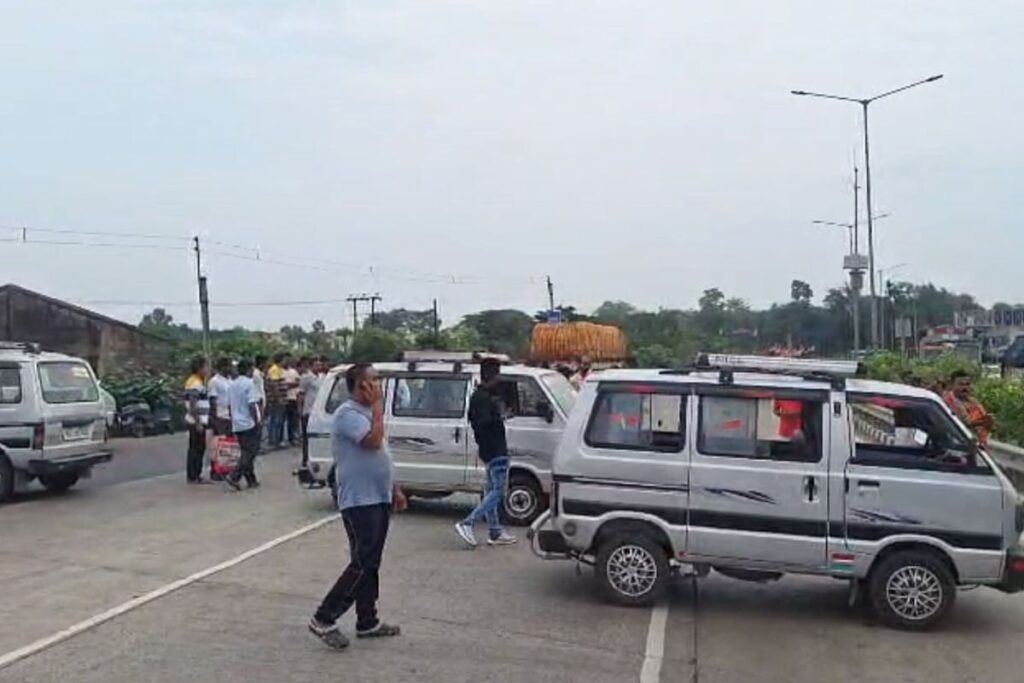 West Bengal Assembly Election: Postal votes have already been cast! Drivers protest in Nadia