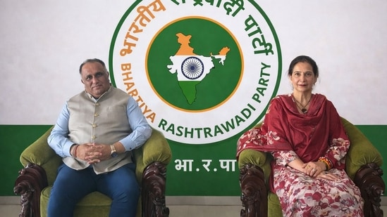 Navjot Kaur Sidhu, expelled Punjab Congress leader, launches political outfit Bharatiya Rashtrawadi Party| India News