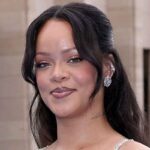Rihanna RETURNS to India after two years blows kisses to Mumbai paparazzi video goes viral