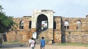 Experts debate conservation approach under Sultan Ghari revival plan