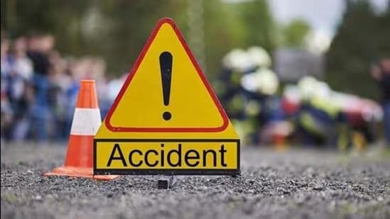 19-yr-old rams into 4 pedestrians in Powai hit-and-run
