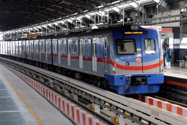 kolkata metro in blue line run in 2.5 minutes, know the timing